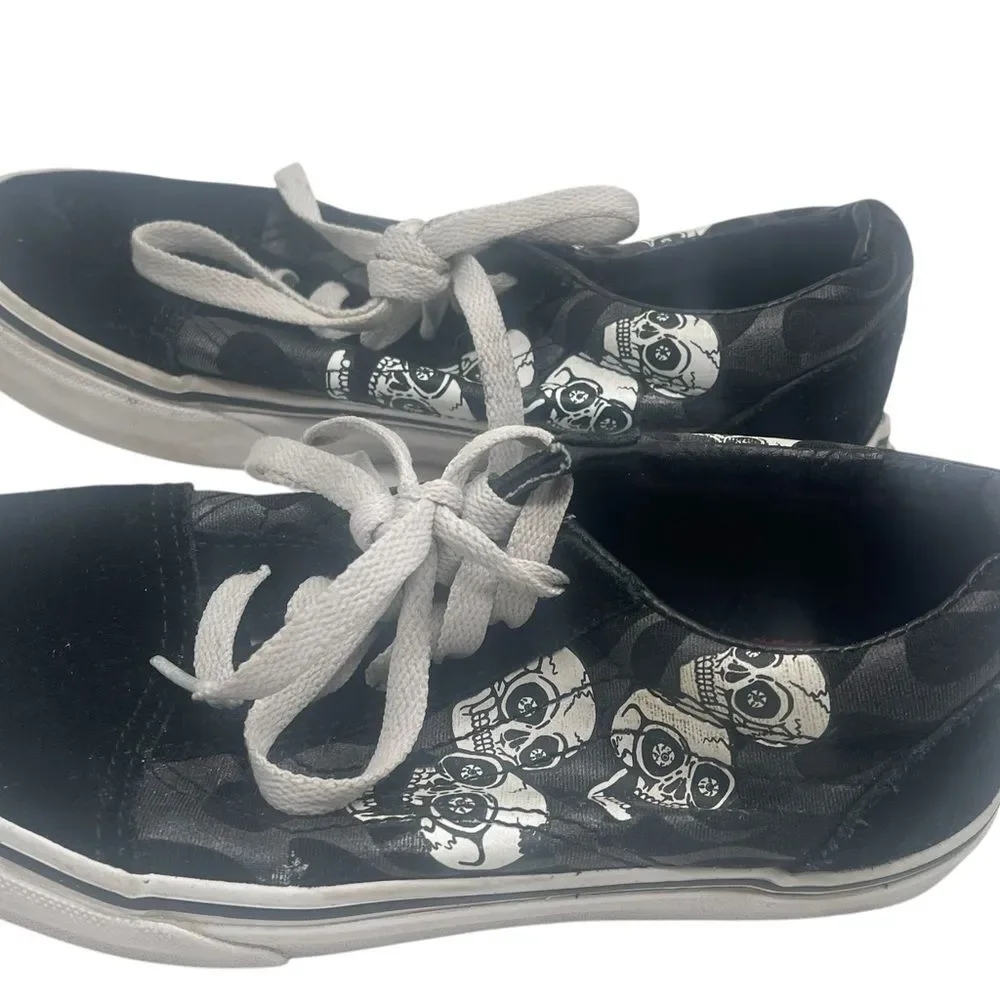 Boys Black Skeleton Low Top Vans Size 3